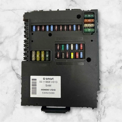 Caja de fusibles módulo de control de cuerpo Smart Fortwo Sam BCM 0011868 V013 Foto 1 de 2
