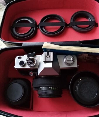 Appareil photos avec divers accessoires - Photo 1/4