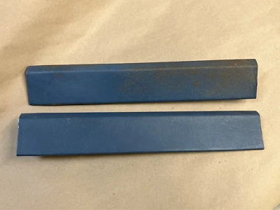 Ford Truck Bronco 1980-1986 moldura de ventana ambos lados 80-86 azul OEM Foto 1 de 4