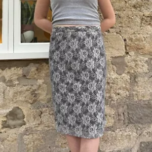 vintage lace pencil skirt Kate moss vibes, smart work grandma office siren - Picture 1 of 5