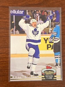 WENDEL CLARK 1992-93 TOPPS STADIUM CLUB TORONTO MAPLE LEAFS CARD #204
