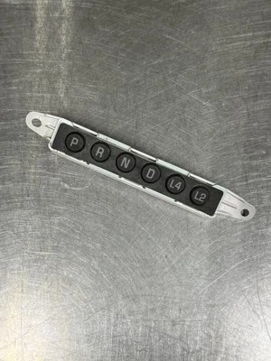 2005-2006 CHEVROLET EQUINOX FRONT CONSOLE GEAR SHIFTER INDICATOR OEM 22732474 — 第 1/4 张图片