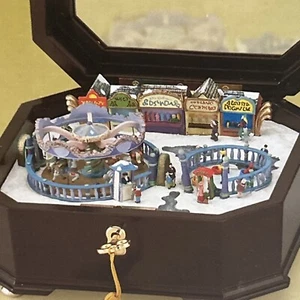 Mr Christmas Gold Label Deluxe Spieluhr Jahrmarkt mit zwei animierten Szenen NEU - Bild 1 von 9