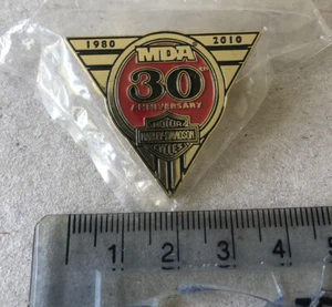 Harley - Davidson MDA 2010 30th Anniversary HOG Pin Badge - Bild 1 von 2