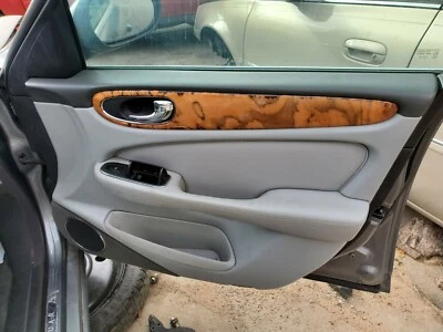 2004-05-06-2007 JAGUAR XJ8 XJ8L VANDEN PLAS RIGHT FRONT INTERIOR DOOR PANEL LHJ - Image 1 of 2