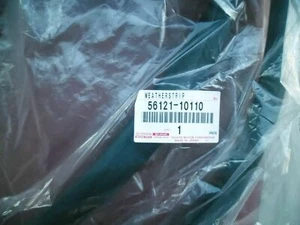 GENUINE TOYOTA STARLET KP60 FRONT WINDSHIELD WINDSCREEN SEAL WEATHERSTRIP - Picture 1 of 6