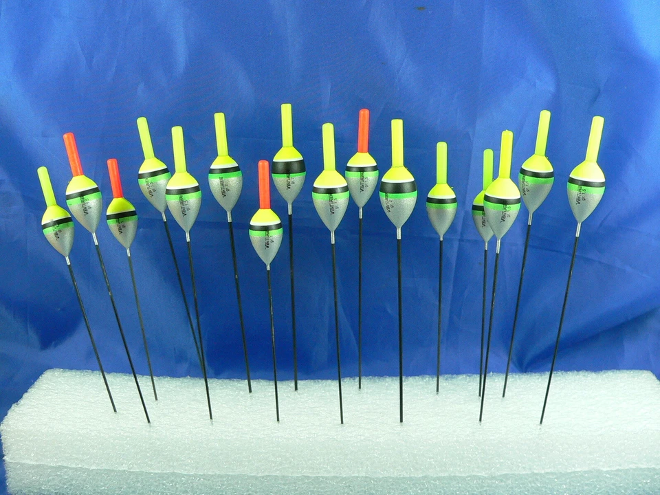 16 Galleggianti Venturieri 2gr-1,5gr-1gr starlight 4,5mm pesca mare, fiume G31 - Immagine 1 di 1