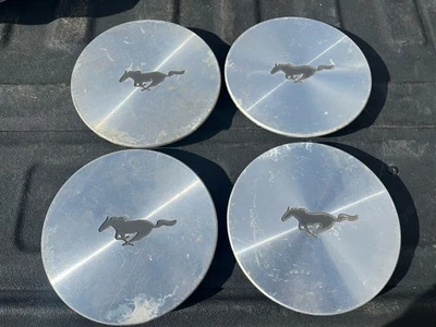 "Tapa central de cubo de rueda Ford Mustang 1996-1998 mecanizada OEM F7ZC-1A096-AA cantidad 4" Foto 1 de 4