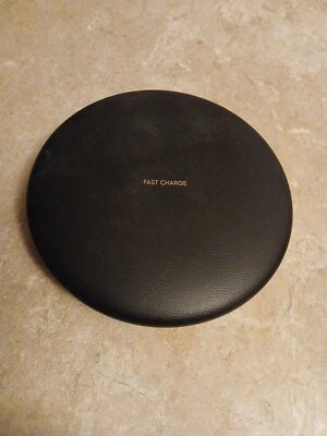 Samsung Fast Charge - EP-PG950 - QI Wireless Convertible Fast Charger - (Black) - Image 1 of 4