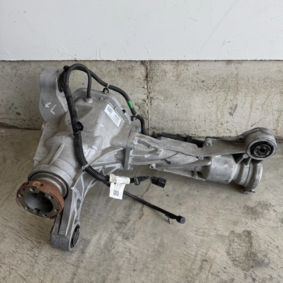 2021 - 2023 Chevrolet Silverado Sierra 1500 Front Differential Carrier AAS8 OEM - Imagem 1 de 4