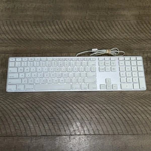 Apple Magic Keyboard A1243 Wired Mac Standard USB w/ Numeric Keypad, 2 USB Ports - Picture 1 of 6