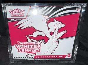 Pokemon ETB Elite Caja Entrenador Blanco Acampanado Premium Acrílico Imán Estuche de Protección - Imagen 1 de 6