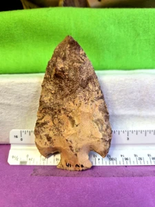 Artifact Amazing Snyder point made of multi - colored chert from Pettis co Mo. - Picture 1 of 6