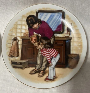 2 Mothers Day AVON 22K Gold Trim Mini Porcelain Collectors 5" Plates 1985 & 1986 - Picture 1 of 8