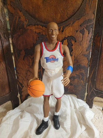 Vintage 1996 MICHAEL JORDAN Space Jam  18" Vinyl Figure: JC Penney Exclusive! Cover