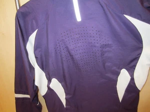 Asics Laufjacke ca. 120g tailliert Belüftungsreißverschlüsse keine Taschen - Bild 1 von 3