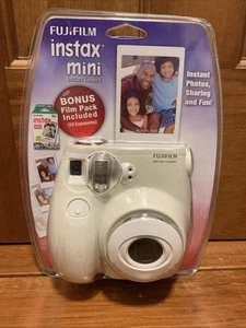 Fujifilm Instax Mini 7S fotocamera istantanea confezione da 10 pellicole bianche foto istantanee divertenti nuove con scatola - Foto 1 di 2
