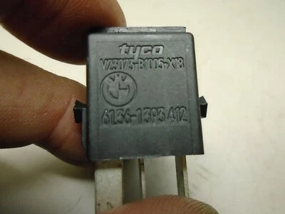 Relé pequeño negro 61 36 1393 412 TYCO para BMW R1150RT 2001-2005 OEM Foto 1 de 3