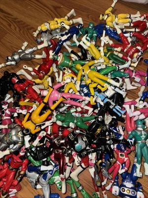 Bandai Power Ranger Action Figures 90s Vintage Lot - Image 1 of 2