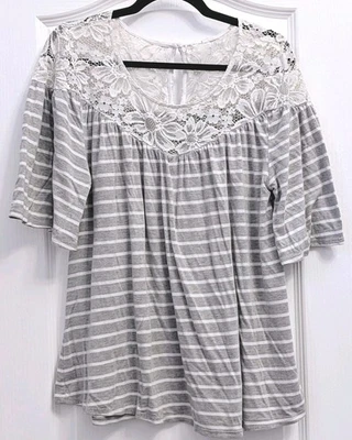 Womans Gray & White Stripe White Lace Shoulder & Yoke T-shirt Tee 2XL XXL - Image 1 of 4