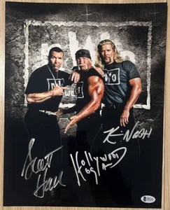 FOTO HULK HOGAN KEVIN NASH SCOTT HALL FIRMATA NWO FIRMATA HOLLYWOOD HULK HOGAN KEVIN NASH SCOTT HALL 11X14 BAS BECKETT 2 - Foto 1 di 2