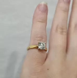 Solitaire Diamond ring 18ct yellow & white gold With valuation - Picture 1 of 9