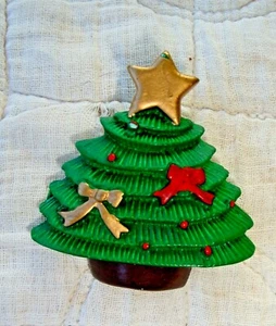 Vintage Weihnachtsbaum Pin aus Kunststoff - Bild 1 von 2