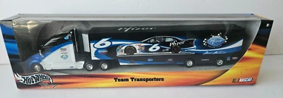 Camión de transporte Hot Wheels Mark Martin #6 2000 Pfizer Team NASCAR fundido a presión nuevo en caja Foto 1 de 3