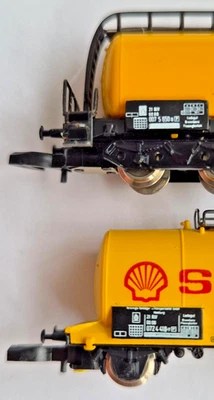 Märklin Z 8625 + 8611 2 Kesselwagen "Shell", Aufschrift mit Logo ohne OVP/2513 - Bild 1 von 4