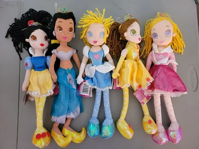 Muñecas de peluche Disney Princesa tierna y suave Bella, Jazmín, Blancanieves, Cenicienta Foto 1 de 2