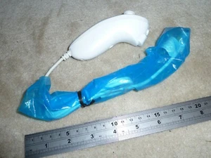 NINTENDO WII OFFICIAL GENUINE NUNCHUCK WIRED CONTROLLER WHITE Nunchuk Control U - Picture 1 of 2