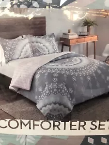 Vue Mira Comforter Set King, Gray 102" by 90" comes w/ 2 king shams - Picture 1 of 2