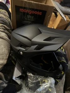 Mongoose Title Full Face Helmet, Adult XL (61-62cm) Black With Box Unused - Picture 1 of 15