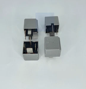  1pcs New 4RA007793-11 Hella Automotive relay A0025428819 - Picture 1 of 1
