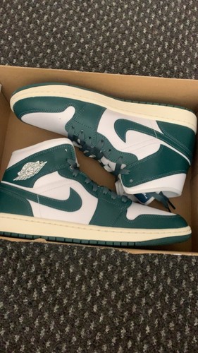 Air Jordan 1 Mid verde ossidato taglia UK 9