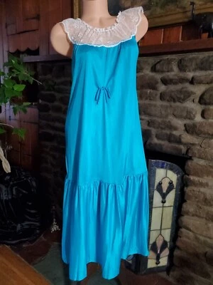 VINTAGE Camisón Largo Vestido AZUL SEDOSO SATINADO Nylon Babydoll Coqueta MUJER S Foto 1 de 4