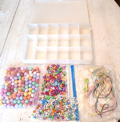 Caja organizadora de cuentas de plástico para hacer joyas DIVERSIÓN PARA NIÑOS alfabetos cruces redondas Foto 1 de 4
