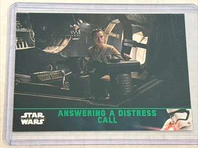 2015 Topps Star Wars Force Awakens Distress Call Rey GREEN Parallel Card #25 - Image 1 of 2