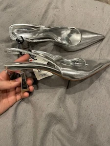 Tacchi Zara con cinturino argento - Foto 1 di 2