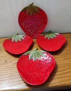 Strawberry Shaped Ceramic Hand Painted Serving Plates Appetizer Glazed 8.75x7 4p - Picture 1 of 9