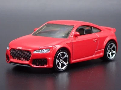 2014-2023 AUDI Tt- Rs Coupé Rosso 1:64 Scala da Collezione Diorama Modellino - Immagine 1 di 4
