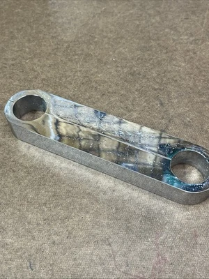 Suporte de garfo Harley Davidson cromado genuíno usado “73 HD” 34mm - Imagem 1 de 4