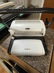 AKILES ECOBIND-C PLASTIC COMB BINDING MACHINE Office. Printing. Professional. - Picture 1 of 8