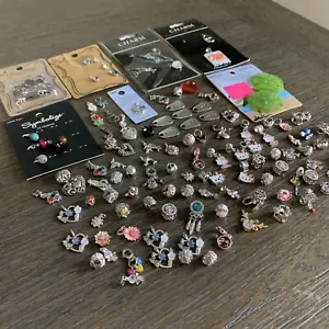 Lotto misto 140 ciondoli gioielli perline artigianali Hello Kitty Natale metallo vari - Foto 1 di 9