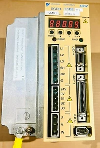 YASKAWA SERVOPACK SGDH-15DEY12, 380-480 VAC ,4.8-5.4 A 1.5 KW - Picture 1 of 7