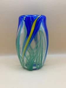 Vintage Trish Dalto Studio Kunst Glas Iris Vase blau grün gelb stehend 7" signiert - Bild 1 von 11