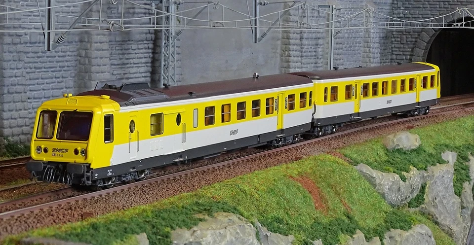 Ree Modeles MB192.S Autorail Rame RGP 1 modernisée X 2746 Jaune et blanc SNCF