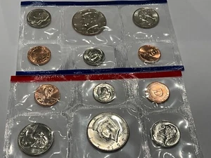 THE UNITED STATES 1992 MINT OF NEW & UNCIRCULATED COIN SETS OF D & P MINTS - Picture 1 of 24