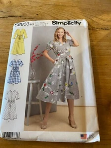 Neu SIMPLICITY Misses / Petite PULLOVER KLEID Schnittmuster US 6 - 14 S8833 - Bild 1 von 2