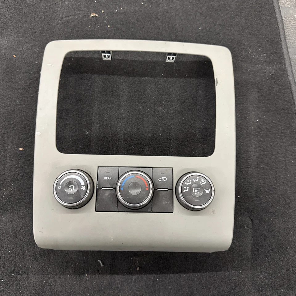 Chevrolet Traverse 2013-2017 calefacción aire acondicionado control de temperatura 22969802 OEM Foto 1 de 4